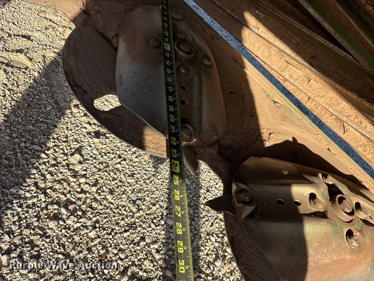 image for item ET7317 2020 John Deere 956 swather / windrower