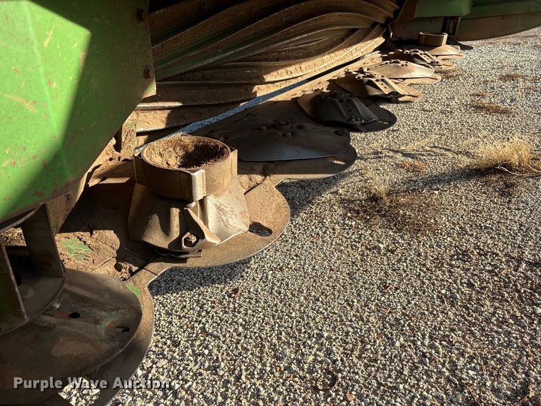 image for item ET7317 2020 John Deere 956 swather / windrower