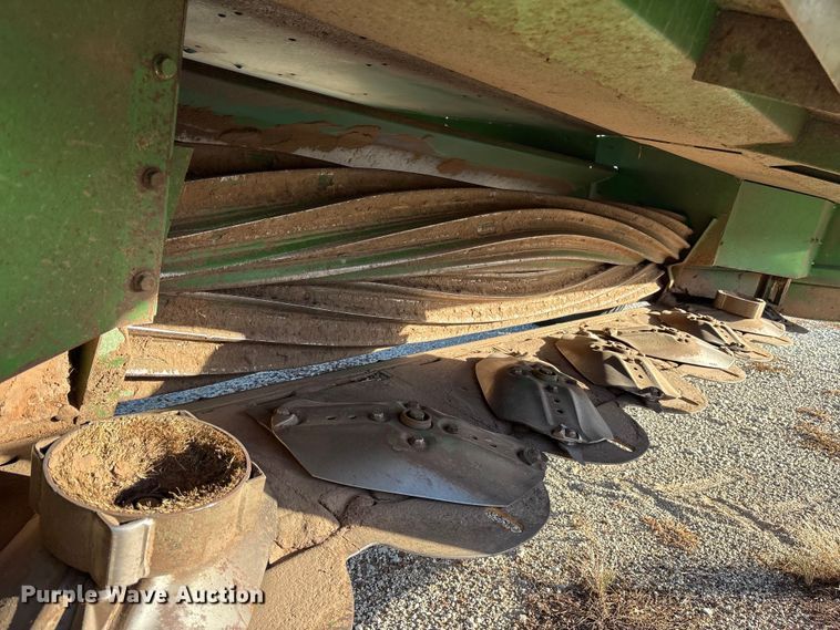 image for item ET7317 2020 John Deere 956 swather / windrower