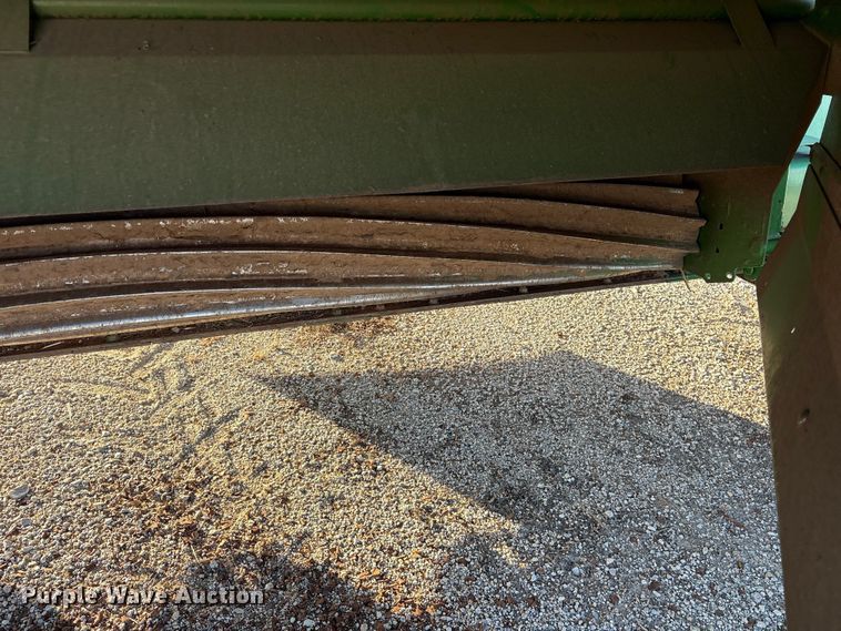 image for item ET7317 2020 John Deere 956 swather / windrower