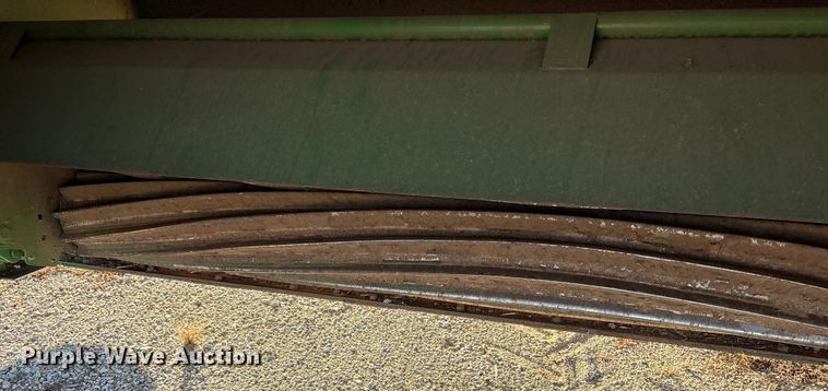 image for item ET7317 2020 John Deere 956 swather / windrower