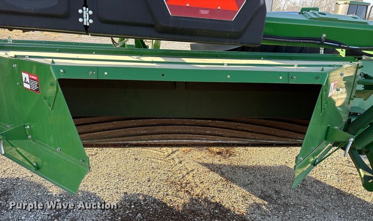 image for item ET7317 2020 John Deere 956 swather / windrower
