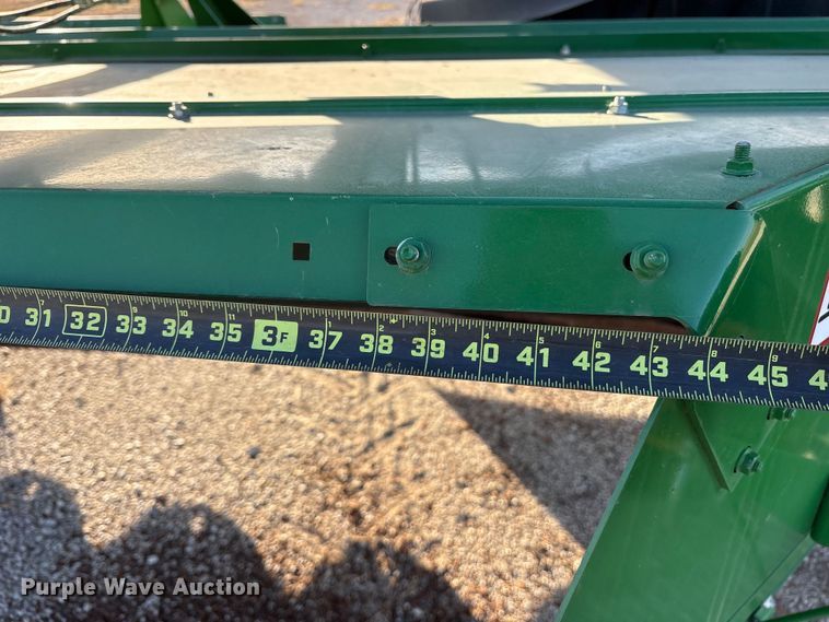 image for item ET7317 2020 John Deere 956 swather / windrower