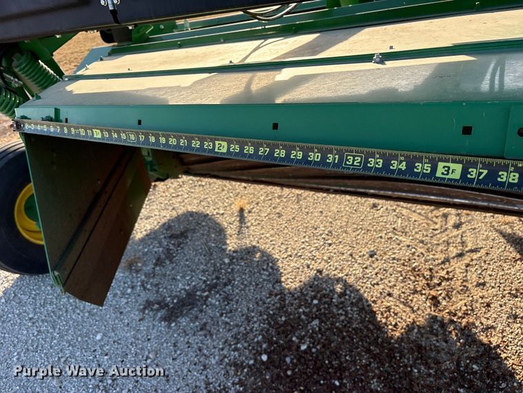 image for item ET7317 2020 John Deere 956 swather / windrower