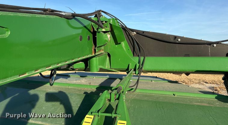 image for item ET7317 2020 John Deere 956 swather / windrower