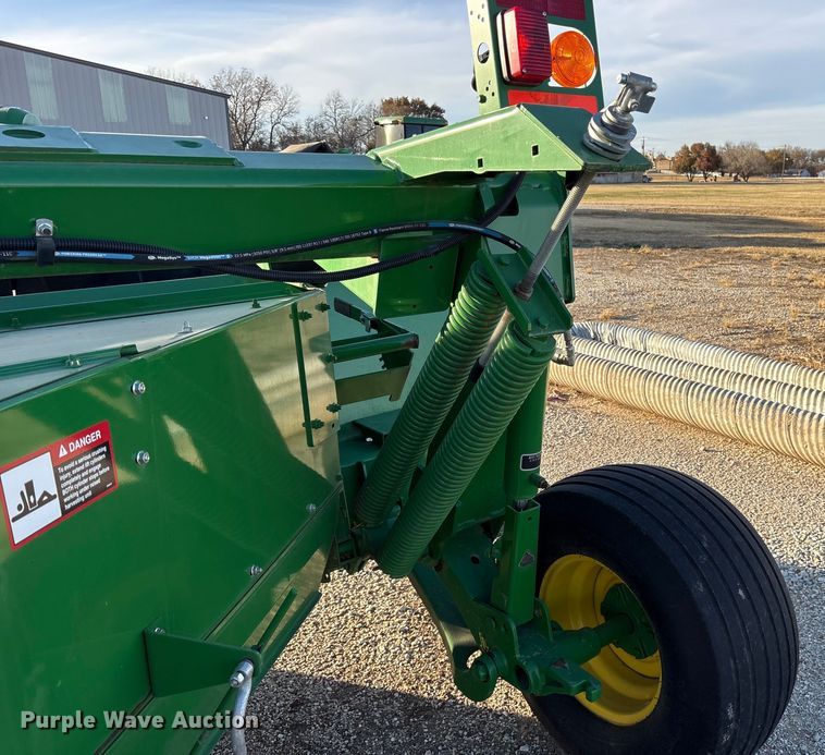 image for item ET7317 2020 John Deere 956 swather / windrower