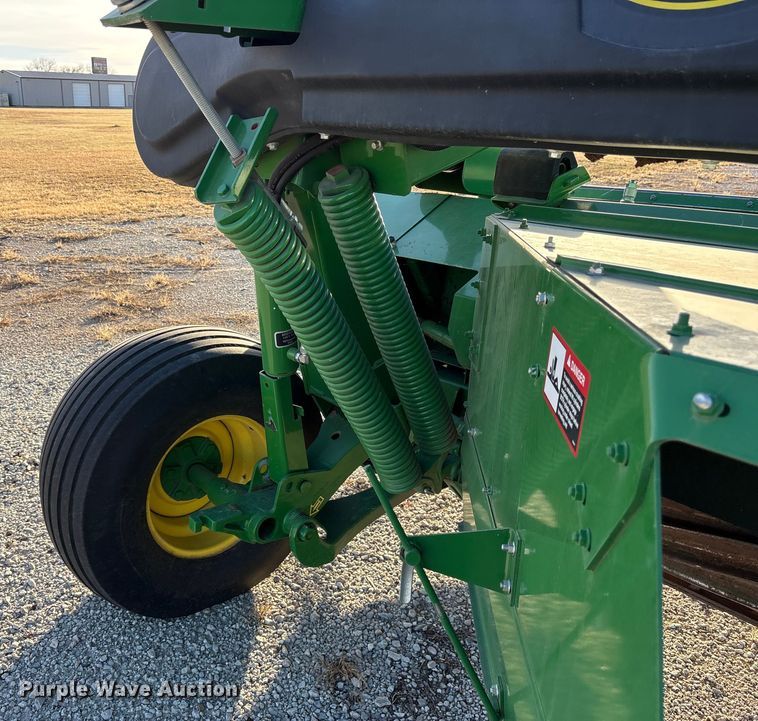 image for item ET7317 2020 John Deere 956 swather / windrower