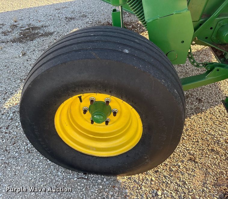 image for item ET7317 2020 John Deere 956 swather / windrower