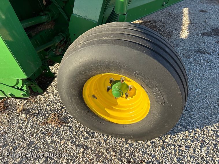 image for item ET7317 2020 John Deere 956 swather / windrower