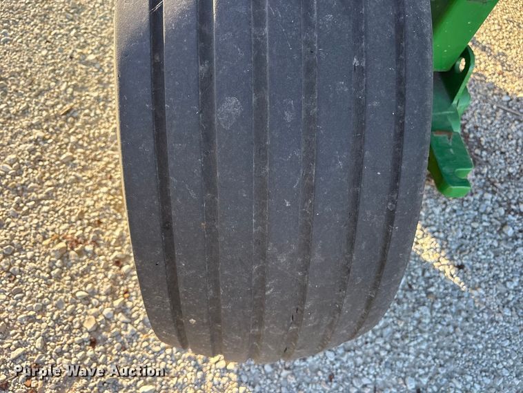 image for item ET7317 2020 John Deere 956 swather / windrower