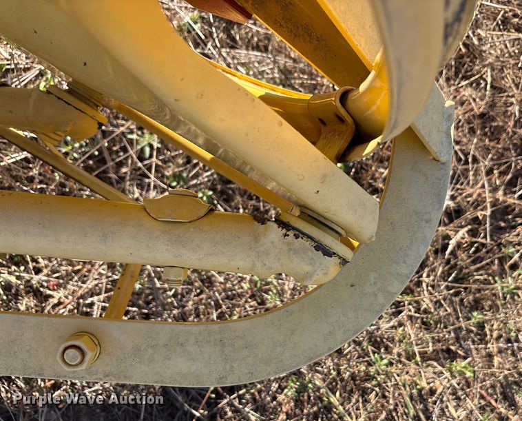 image for item EU0135 2014 New Holland Rolabar hay rake