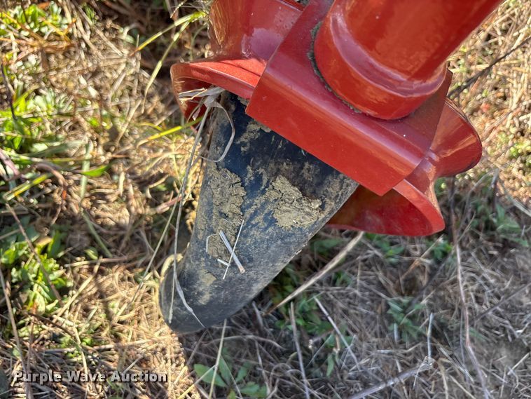 image for item EU0135 2014 New Holland Rolabar hay rake