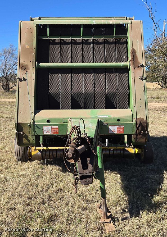 image for item EU3999 John Deere 530 round baler