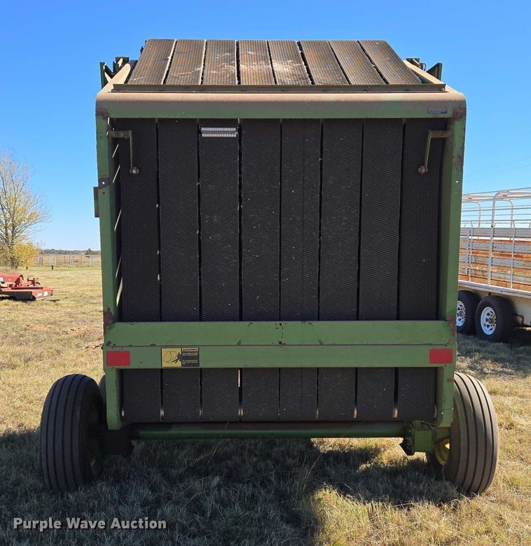 image for item EU3999 John Deere 530 round baler