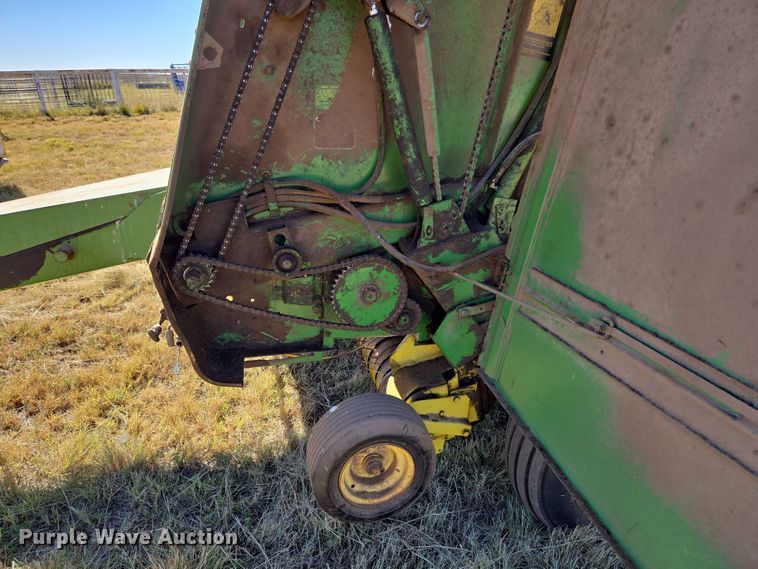 image for item EU3999 John Deere 530 round baler