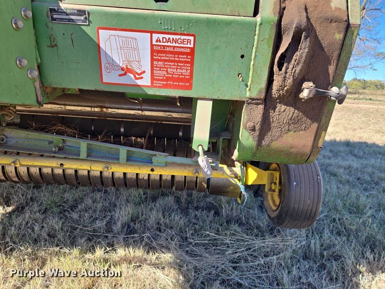 image for item EU3999 John Deere 530 round baler