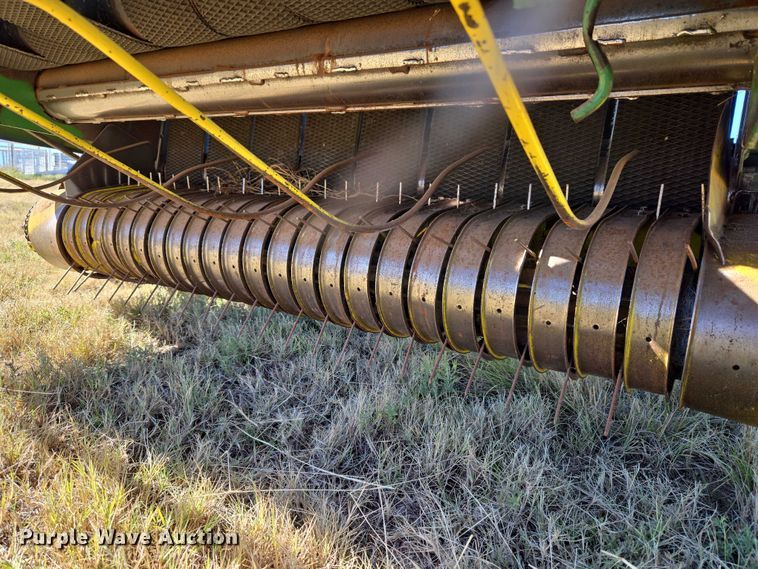 image for item EU3999 John Deere 530 round baler