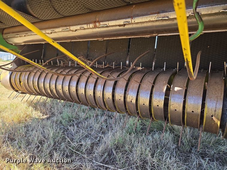 image for item EU3999 John Deere 530 round baler