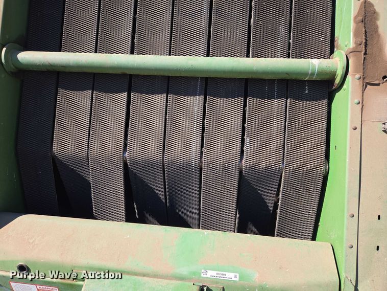 image for item EU3999 John Deere 530 round baler