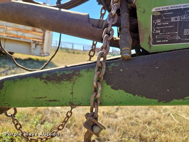 image for item EU3999 John Deere 530 round baler