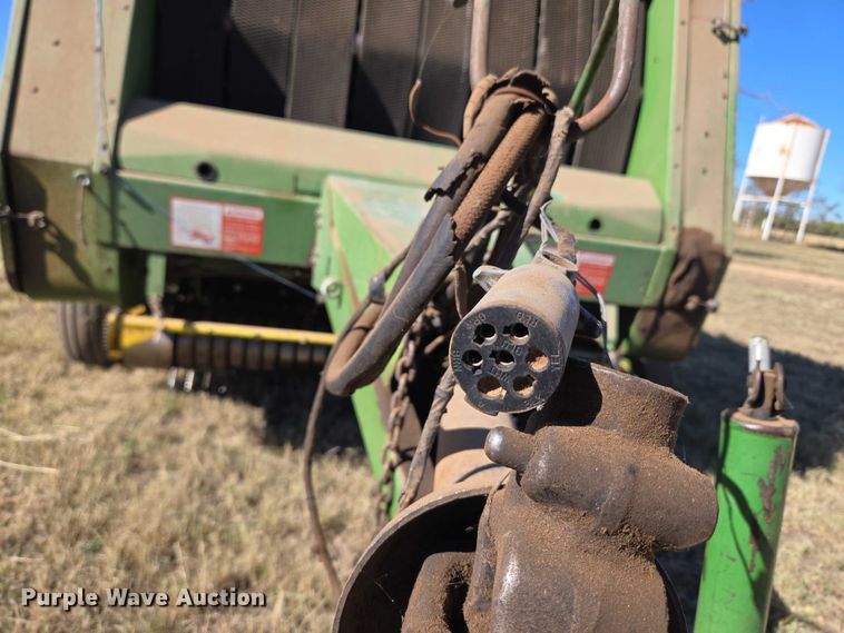 image for item EU3999 John Deere 530 round baler