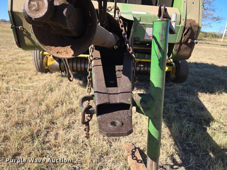 image for item EU3999 John Deere 530 round baler