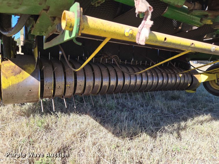 image for item EU3999 John Deere 530 round baler