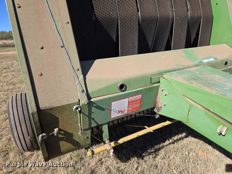 image for item EU3999 John Deere 530 round baler