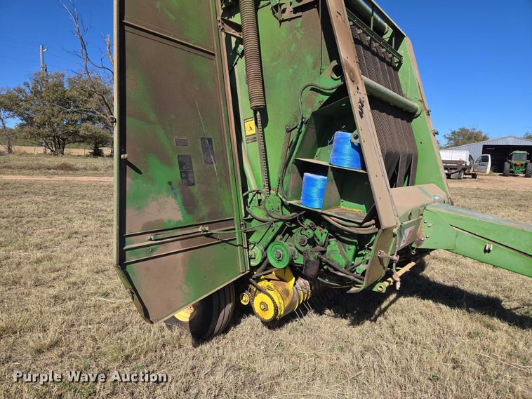 image for item EU3999 John Deere 530 round baler