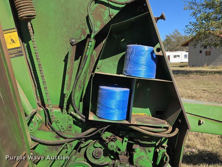 image for item EU3999 John Deere 530 round baler