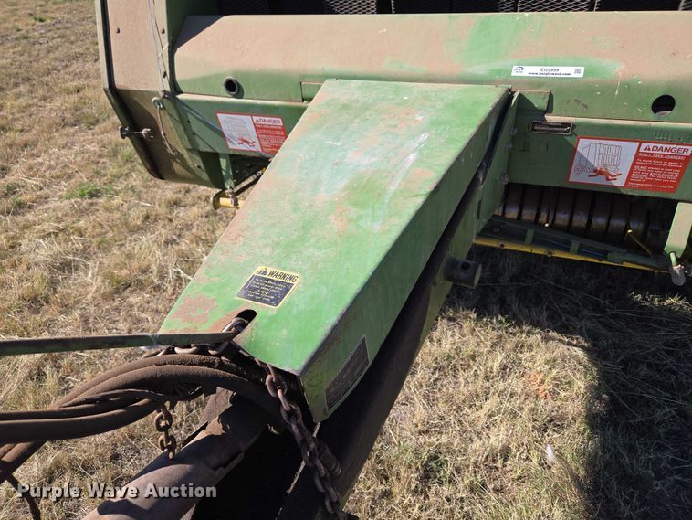 image for item EU3999 John Deere 530 round baler