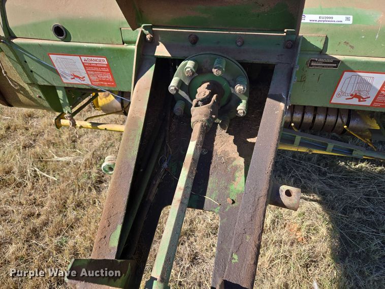 image for item EU3999 John Deere 530 round baler
