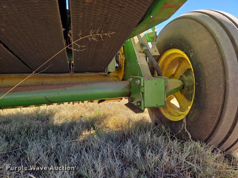 image for item EU3999 John Deere 530 round baler