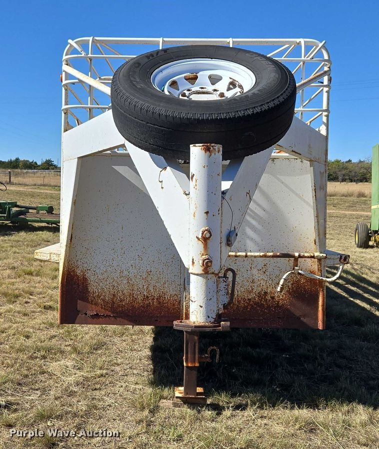 image for item EU4000 1990 W-W Trailer Manufacturers livestock trailer