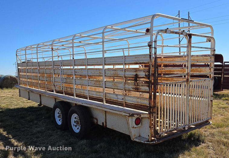image for item EU4000 1990 W-W Trailer Manufacturers livestock trailer