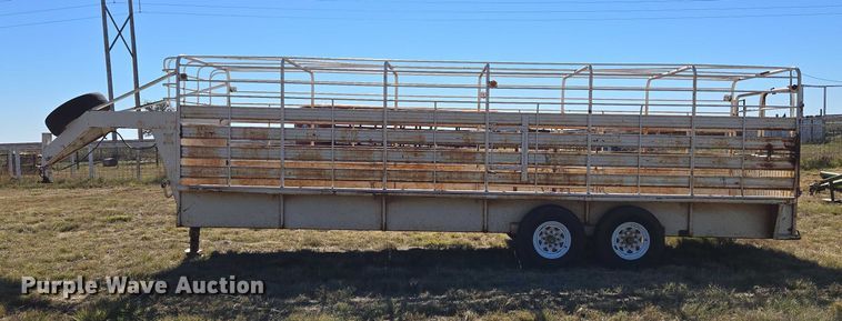 image for item EU4000 1990 W-W Trailer Manufacturers livestock trailer