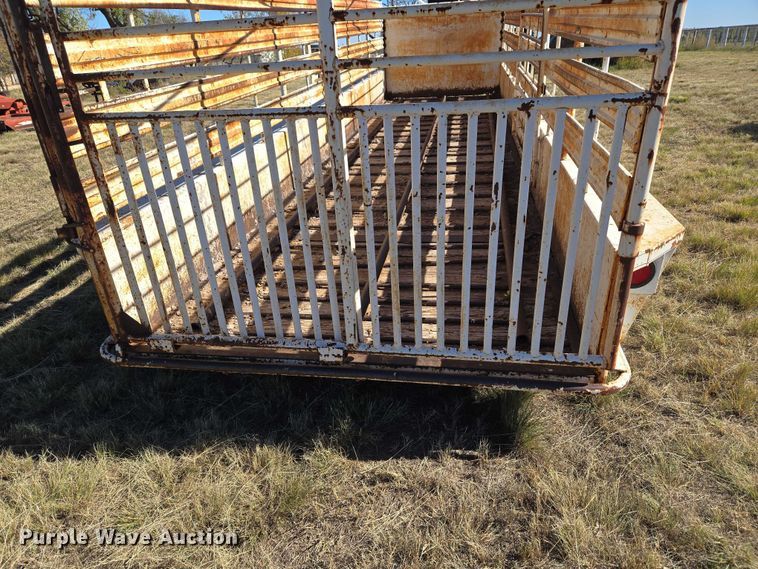 image for item EU4000 1990 W-W Trailer Manufacturers livestock trailer