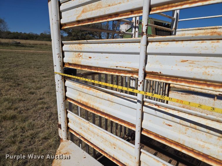 image for item EU4000 1990 W-W Trailer Manufacturers livestock trailer