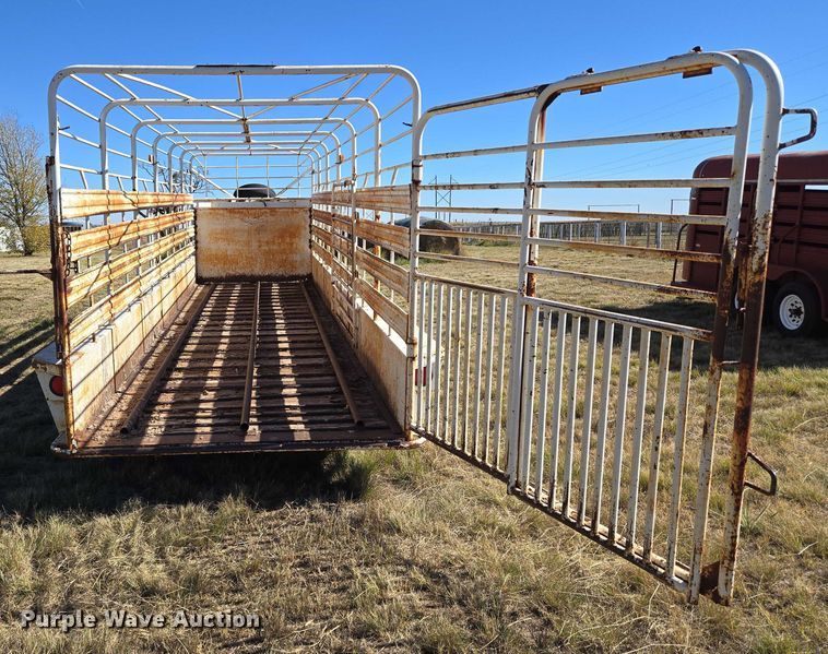 image for item EU4000 1990 W-W Trailer Manufacturers livestock trailer