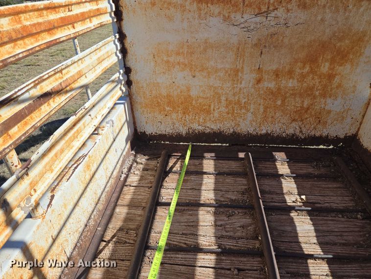 image for item EU4000 1990 W-W Trailer Manufacturers livestock trailer