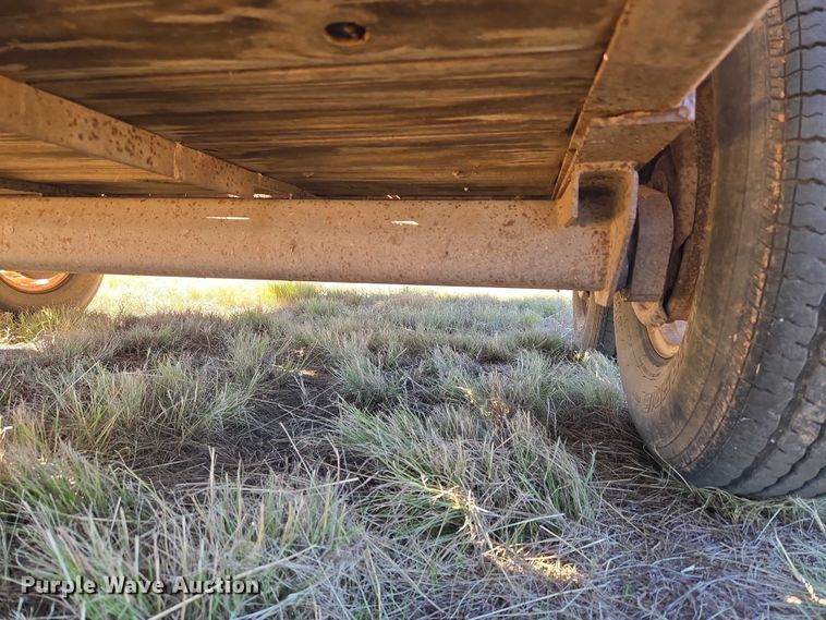 image for item EU4000 1990 W-W Trailer Manufacturers livestock trailer