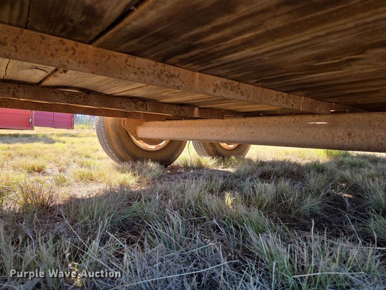 image for item EU4000 1990 W-W Trailer Manufacturers livestock trailer