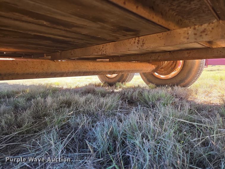 image for item EU4000 1990 W-W Trailer Manufacturers livestock trailer