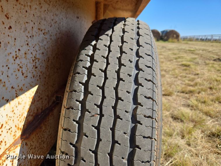 image for item EU4000 1990 W-W Trailer Manufacturers livestock trailer