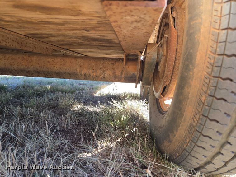 image for item EU4000 1990 W-W Trailer Manufacturers livestock trailer