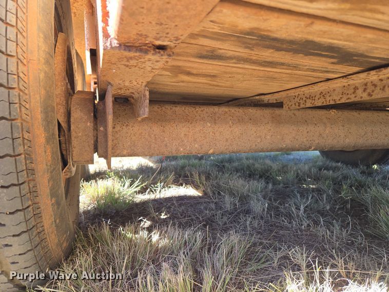 image for item EU4000 1990 W-W Trailer Manufacturers livestock trailer