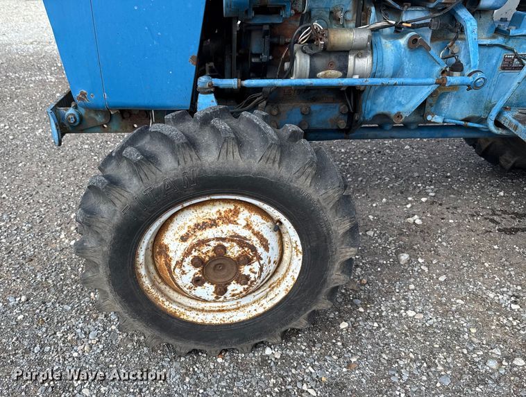 image for item EU5230 1979 Ford 1500 MFWD tractor