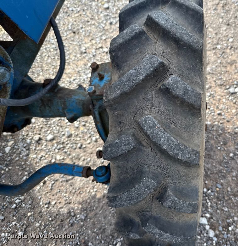 image for item EU5230 1979 Ford 1500 MFWD tractor