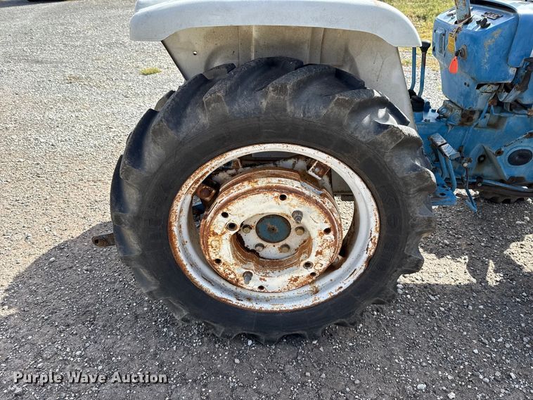 image for item EU5230 1979 Ford 1500 MFWD tractor