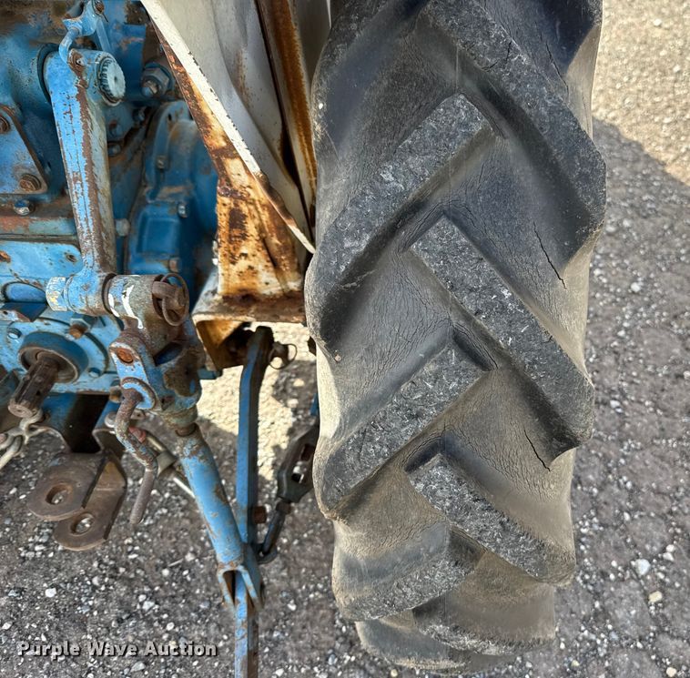 image for item EU5230 1979 Ford 1500 MFWD tractor